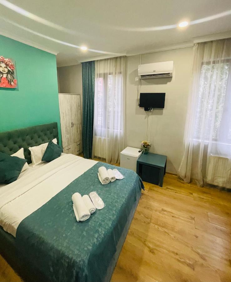 Book Hotel تبليسي المظهر الخارجي الصورة